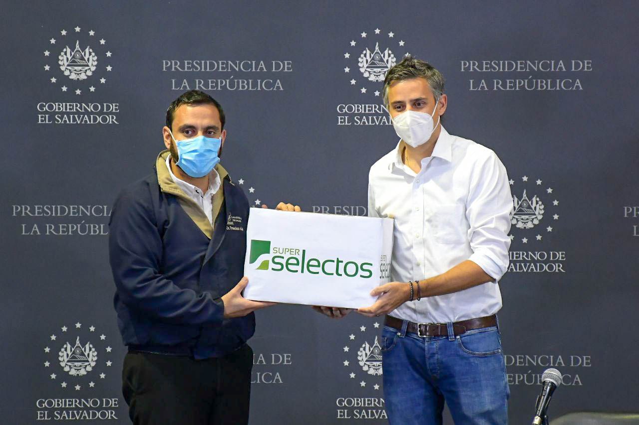 MINSAL recibe donación de 200,000 mascarillas quirúrgicas por parte de Súper Selectos minsal-recibe-donacion-de-200000-mascarillas-quirurgicas-por-parte-de-super-selectos